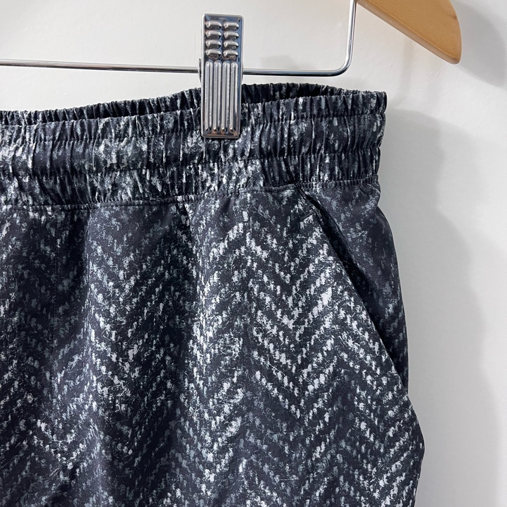Lululemon Pace Breaker 9” Lined Shorts
